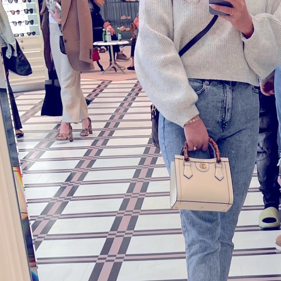 Meet your Posher, Ten - Picture 1 of 1